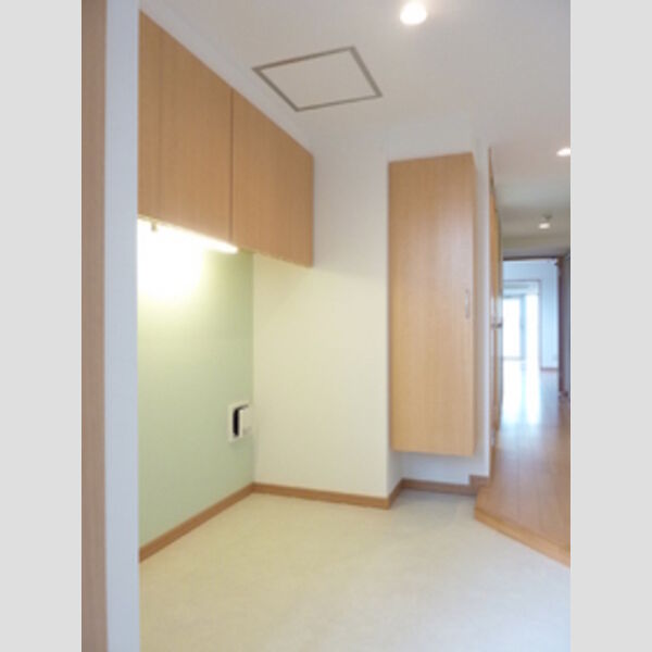 玄関 (702号室　玄関)