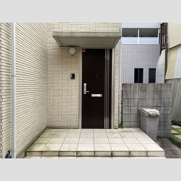 玄関 (101号室　玄関)