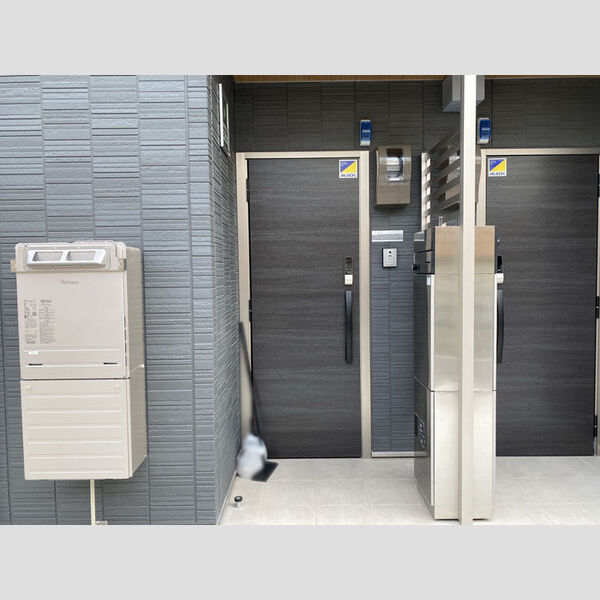 玄関 (101号室玄関)