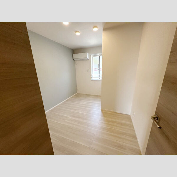 居室・リビング (302号室　洋室5・3帖)