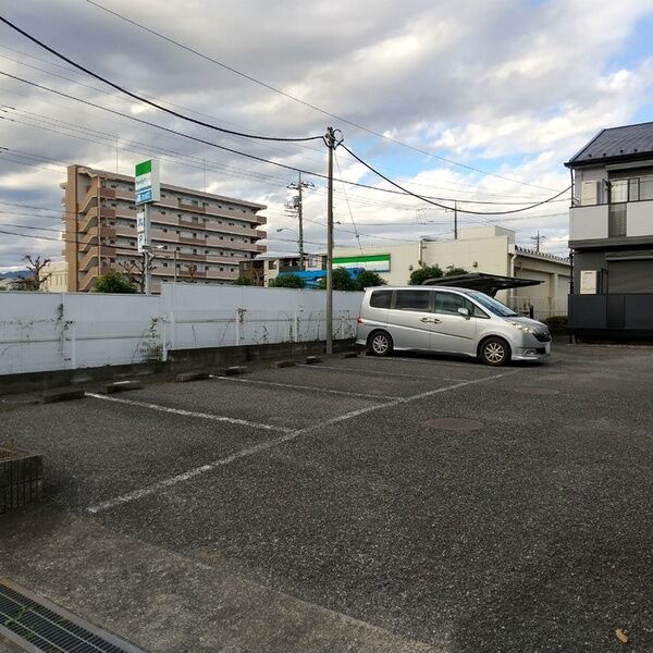 駐車場 (駐車場)