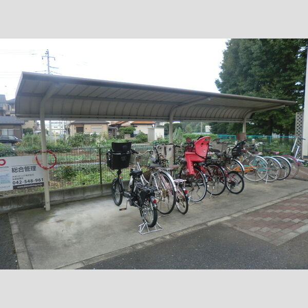 現地周辺 (駐輪場)