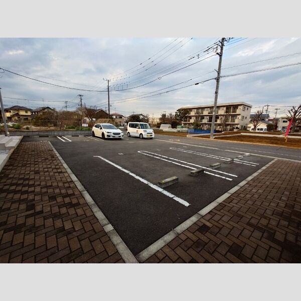 駐車場 (駐車場)