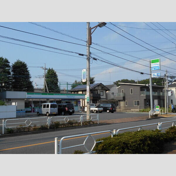 現地周辺 (ファミリーマート)