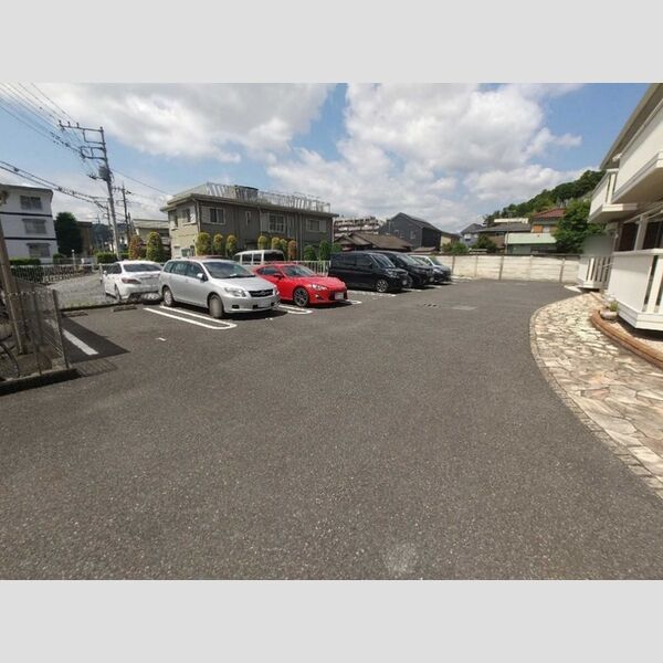 駐車場 (駐車場)