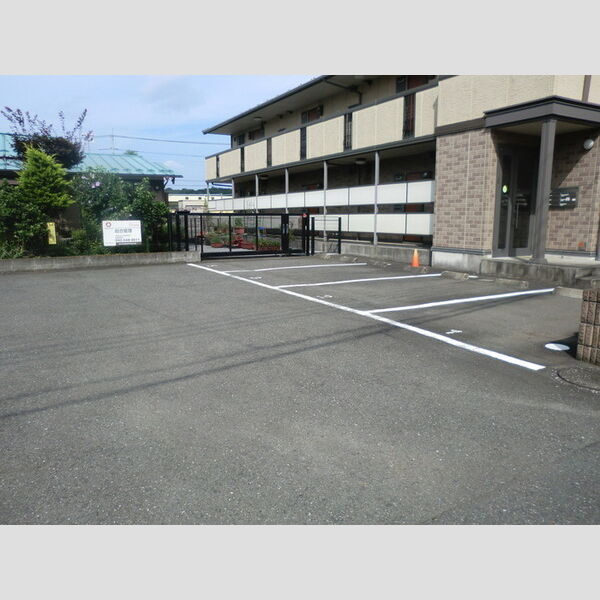 駐車場 (駐車場)