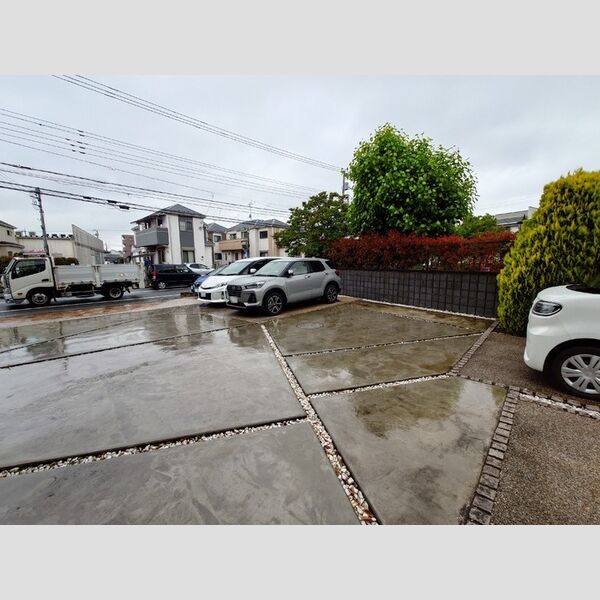 駐車場 (駐車場)