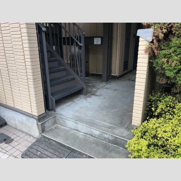 エントランス (エントランス)