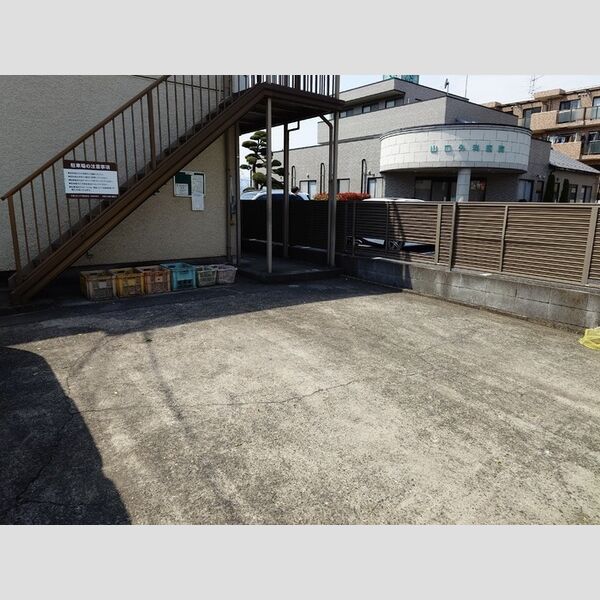 駐車場 (駐車場)