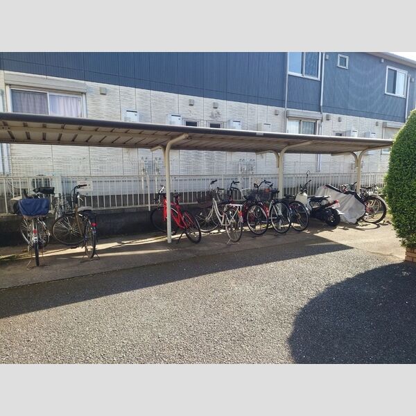 現地周辺 (駐輪場)