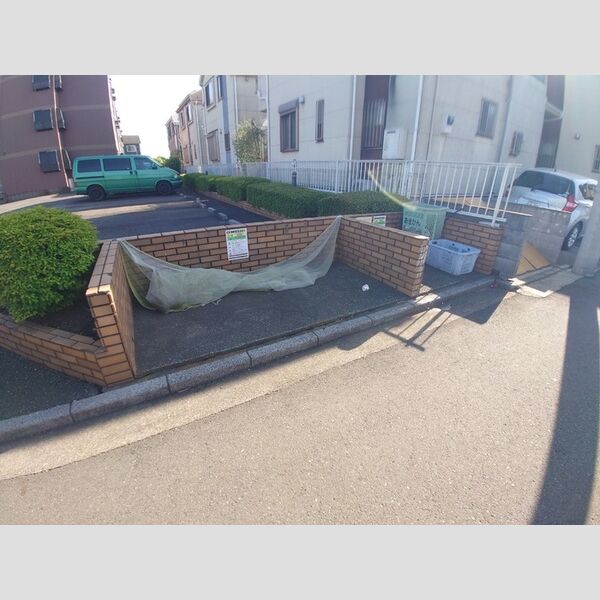 現地周辺 (ゴミ置き場)