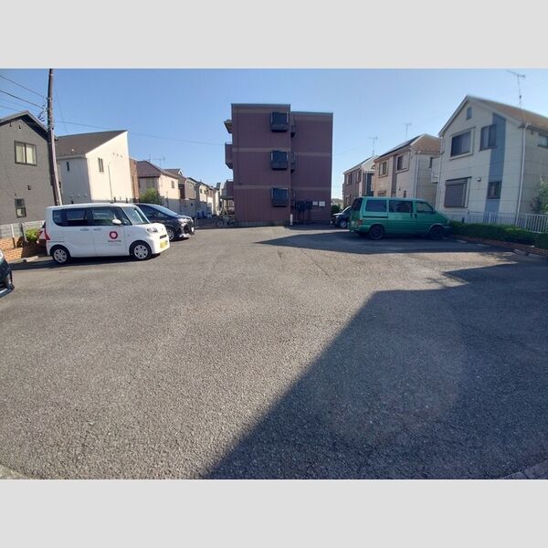 駐車場 (駐車場)