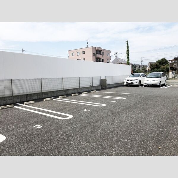駐車場 (駐車場)