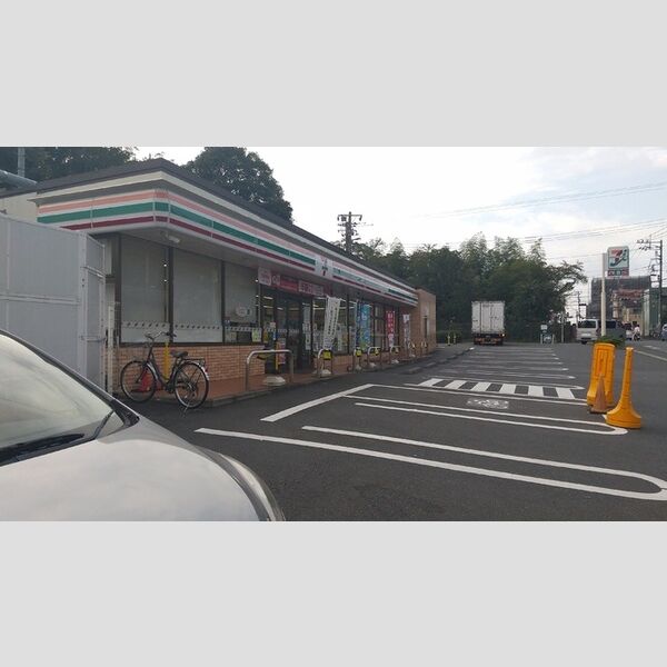 現地周辺 (セブンイレブン)