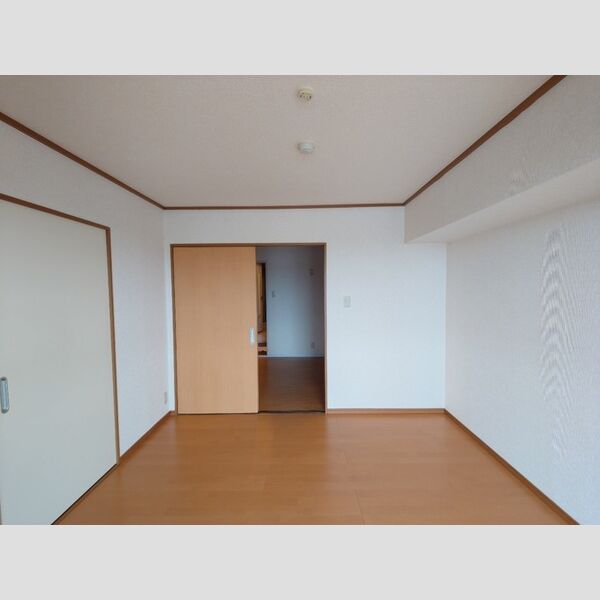 その他 (洋室6帖(別角度))