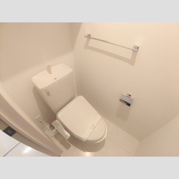 トイレ (温水洗浄暖房便座)