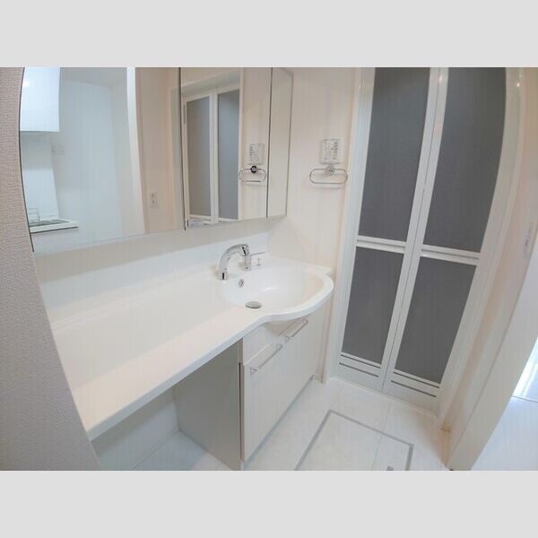 洗面所 (洗髪洗面化粧台)