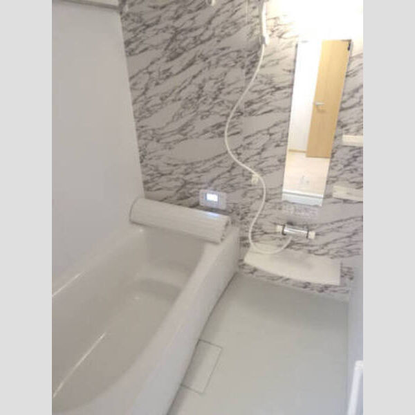 その他 (浴槽内に腰掛があり半身浴もし易いです♪)