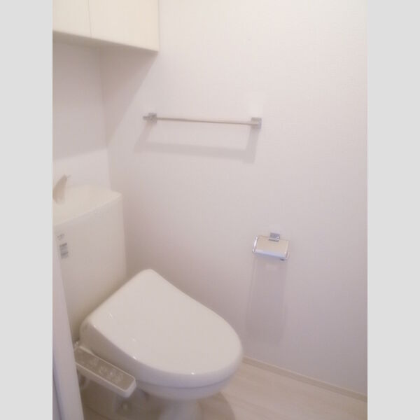 トイレ (トイレ)