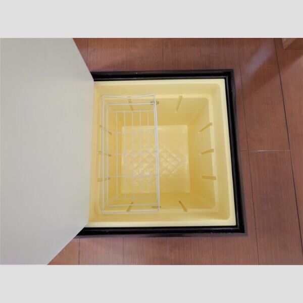 収納 (床下収納)