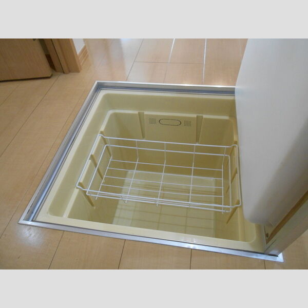 その他 (床下収納)