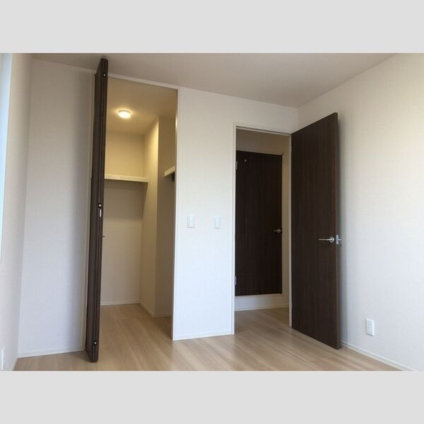 その他 (北側洋室6.1帖)