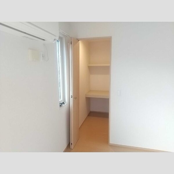 収納 (ウォークインクローゼット)