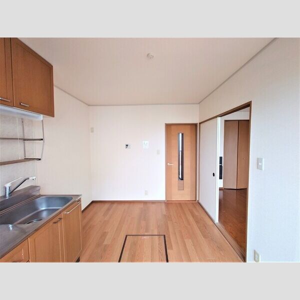 居室・リビング (DK6帖)