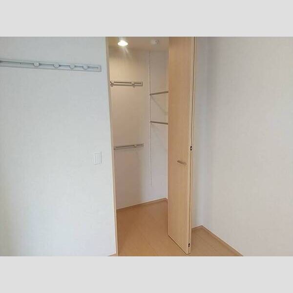 収納 (ワンステップクローゼット)