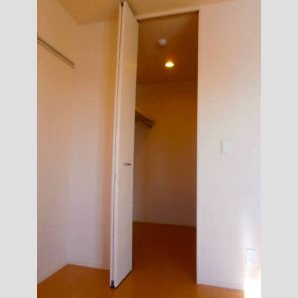 収納 (202 ウォークインクローゼット)