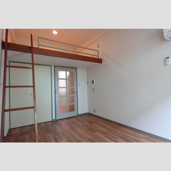 居室・リビング (居室(窓側から))