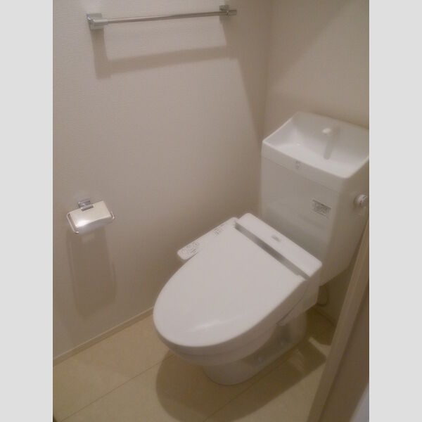 トイレ (トイレ)