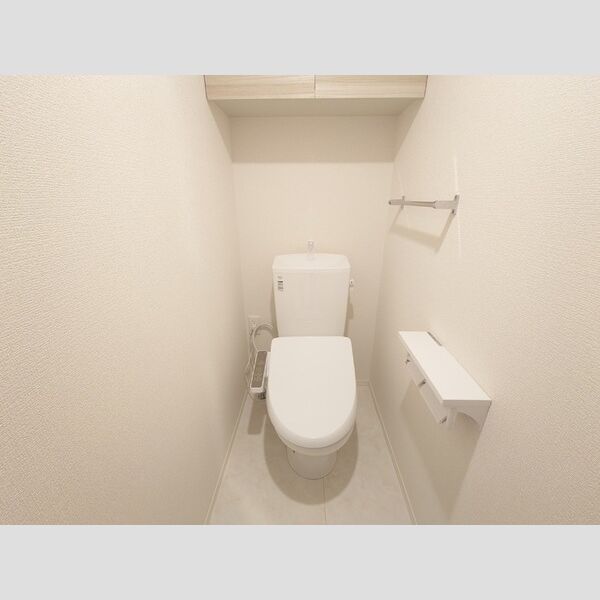 トイレ (温水洗浄暖房便座)