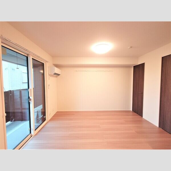 その他 (洋室6帖(別角度))