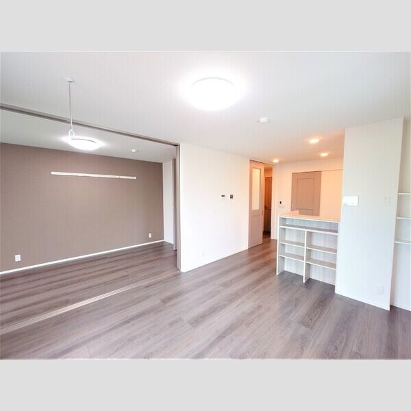 居室・リビング (LDK12.4帖(別角度))