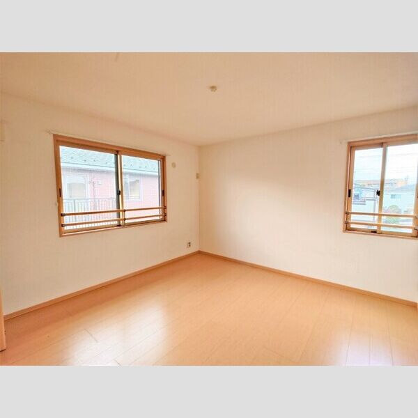 その他 (洋室8帖)