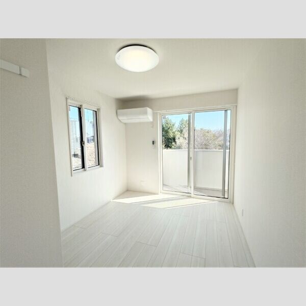 その他 (洋室5.6帖(別角度))