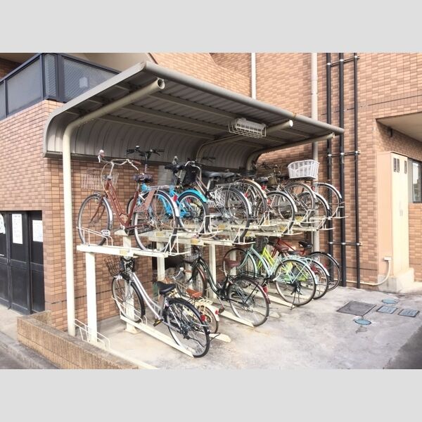 現地周辺 (屋根付駐輪場)