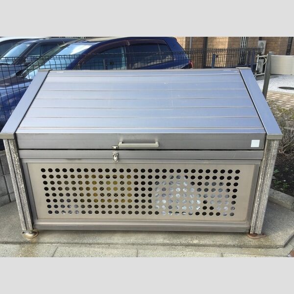 現地周辺 (入居者専用ゴミ置き場)