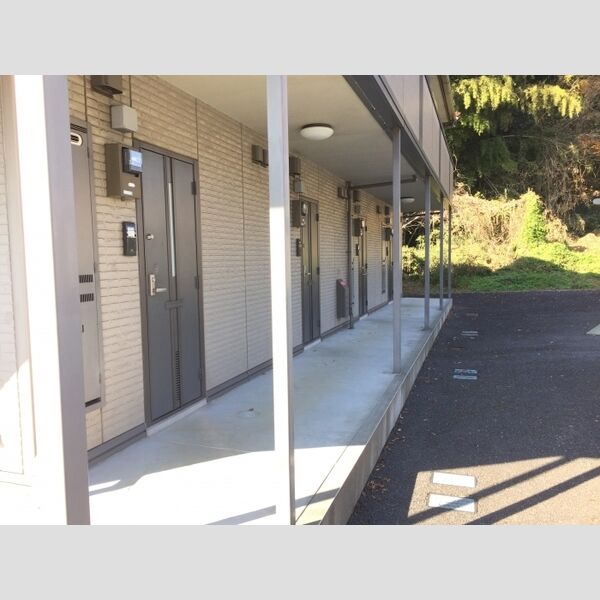 現地周辺 (1階玄関前共用廊下)