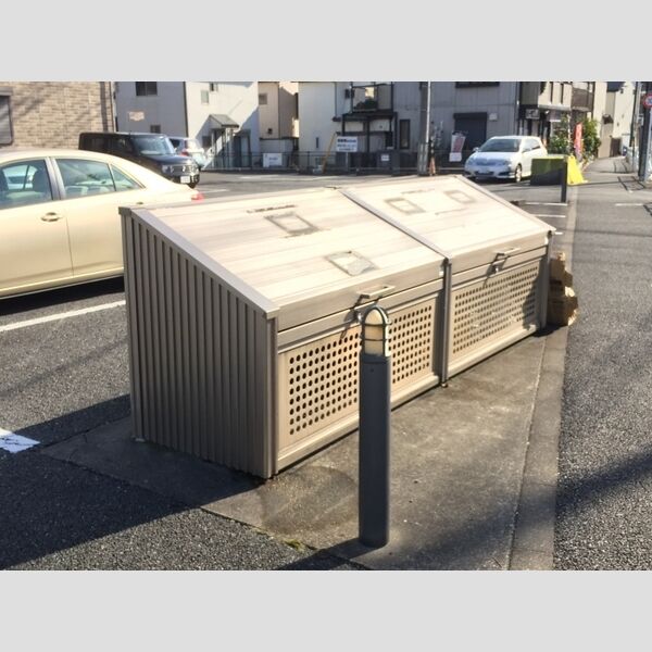 現地周辺 (共用ゴミ置き場(専用ボックスが設置されています))