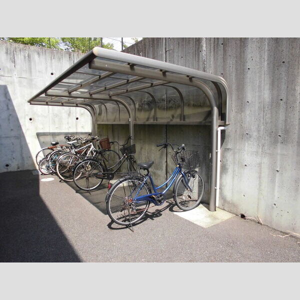 現地周辺 (屋根付き駐輪場)
