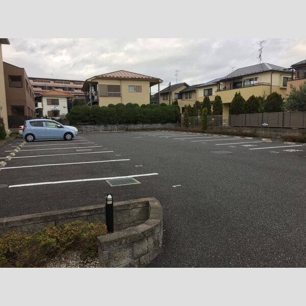 駐車場 (駐車場)