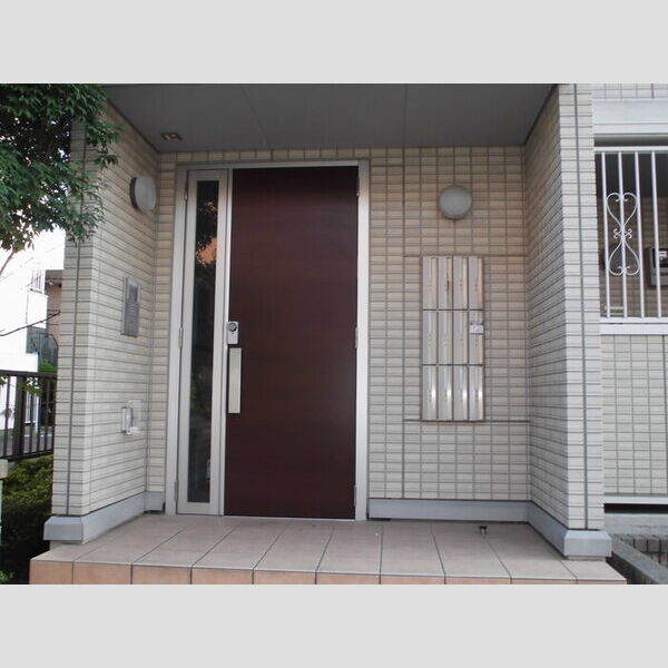 現地周辺 (建物エントランス)