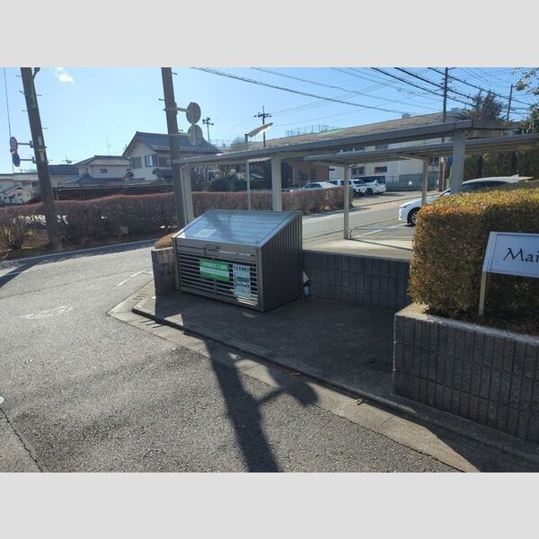 現地周辺 (ゴミ置き場)