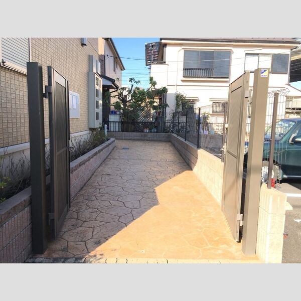 エントランス (エントランス)