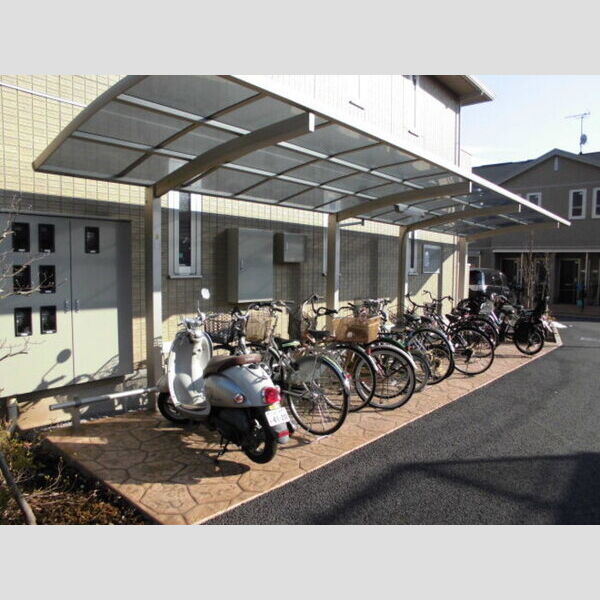 現地周辺 (屋根付駐輪場)