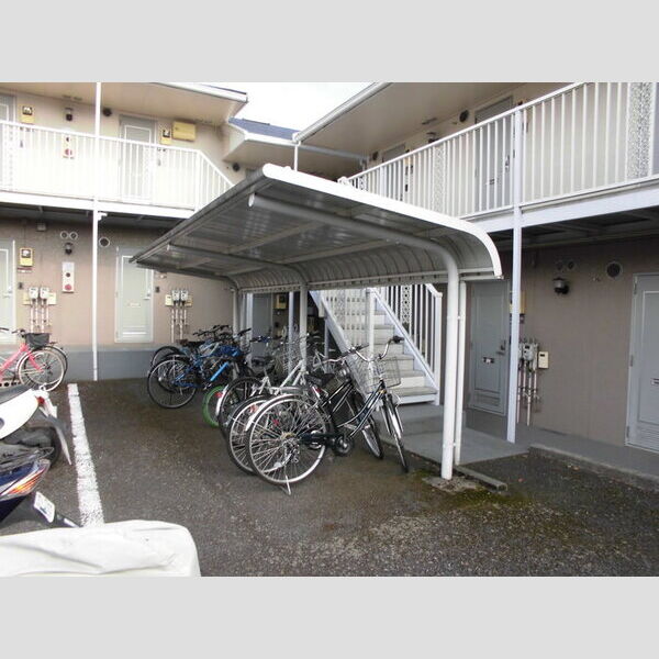 現地周辺 (屋根付き駐輪場)