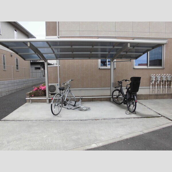 駐車場 (屋根付き駐輪場)