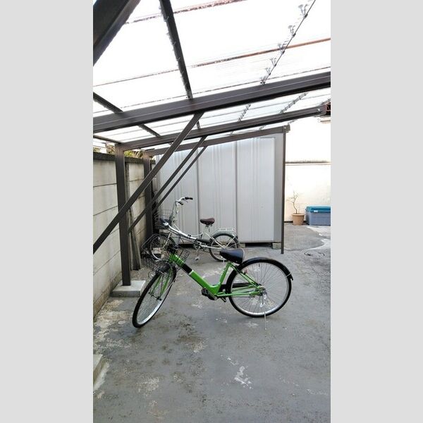 現地周辺 (駐輪場)